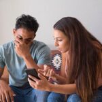 spy on boyfriend's phone